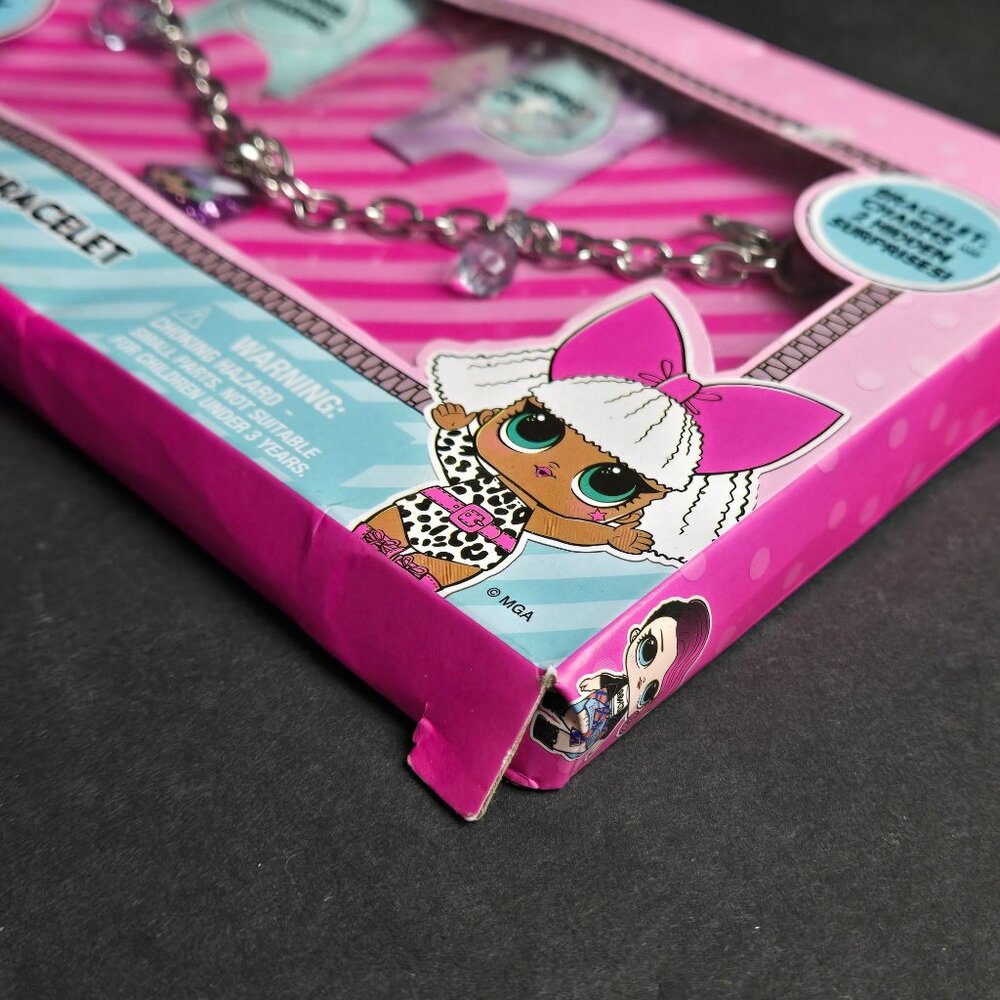 LOL Surprise! Interchangeable Charm Bracelet With 3 Charms (2 Surprises) - Picture 4 of 9